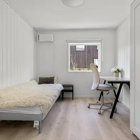 Large House 10 Minutes From The Center Holiday home Kristiansand
