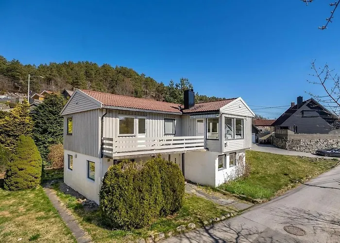 Large House 10 Minutes From The Center Semesterbostad Kristiansand