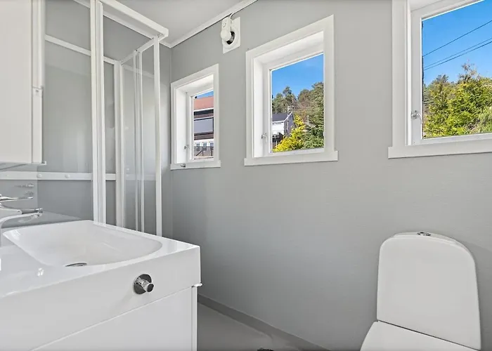 Large House 10 Minutes From The Center Semesterbostad Kristiansand